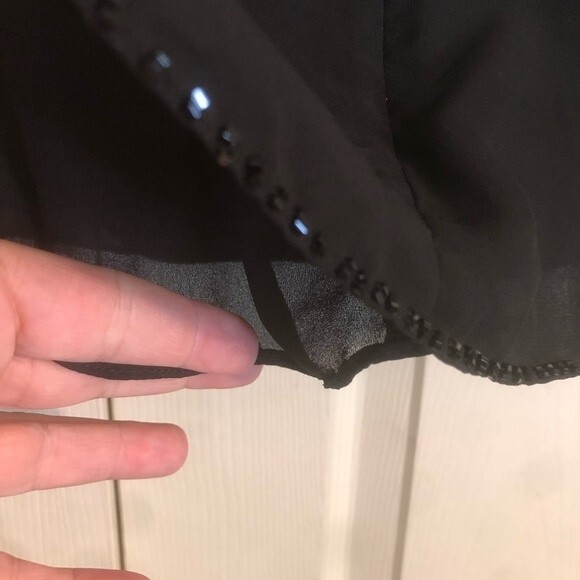 ANN TAYLOR LOFT Size 6 Black Sleeveless Blouse Semi-Sheer Beaded Keyhole - Picture 5 of 7